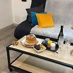 Du Figuier Terrasse Et Climatisation Апартаменты Селеста